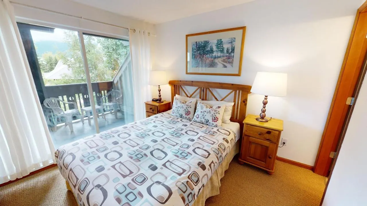 Stoney Creek- Lagoons By Whistler Premier Apartment